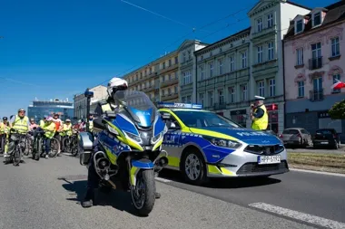 Policja przejęła kontrolę nad rowerową masą w Sosnowcu - bez groźnych incydentów